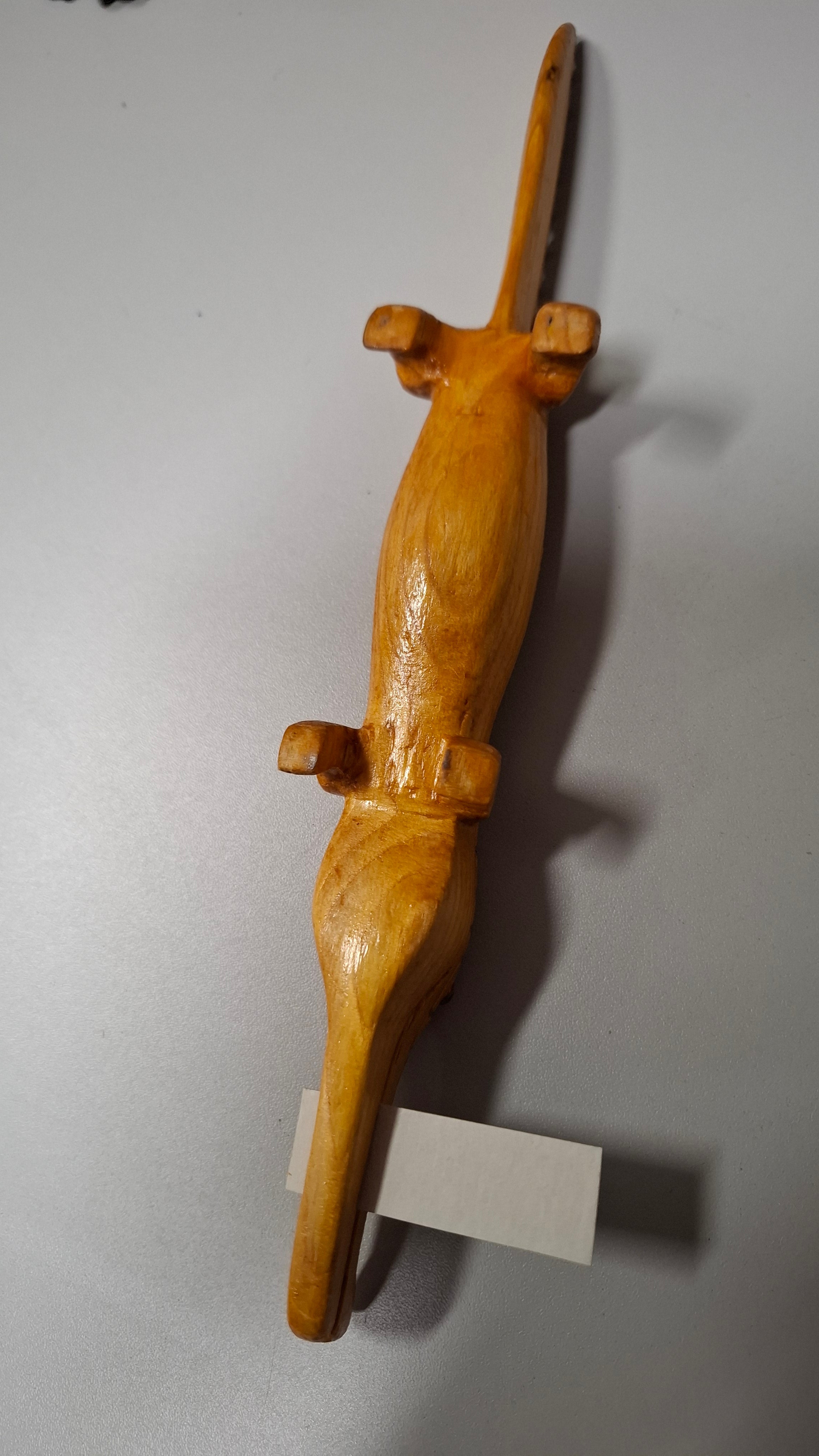 Coccodrillo in legno