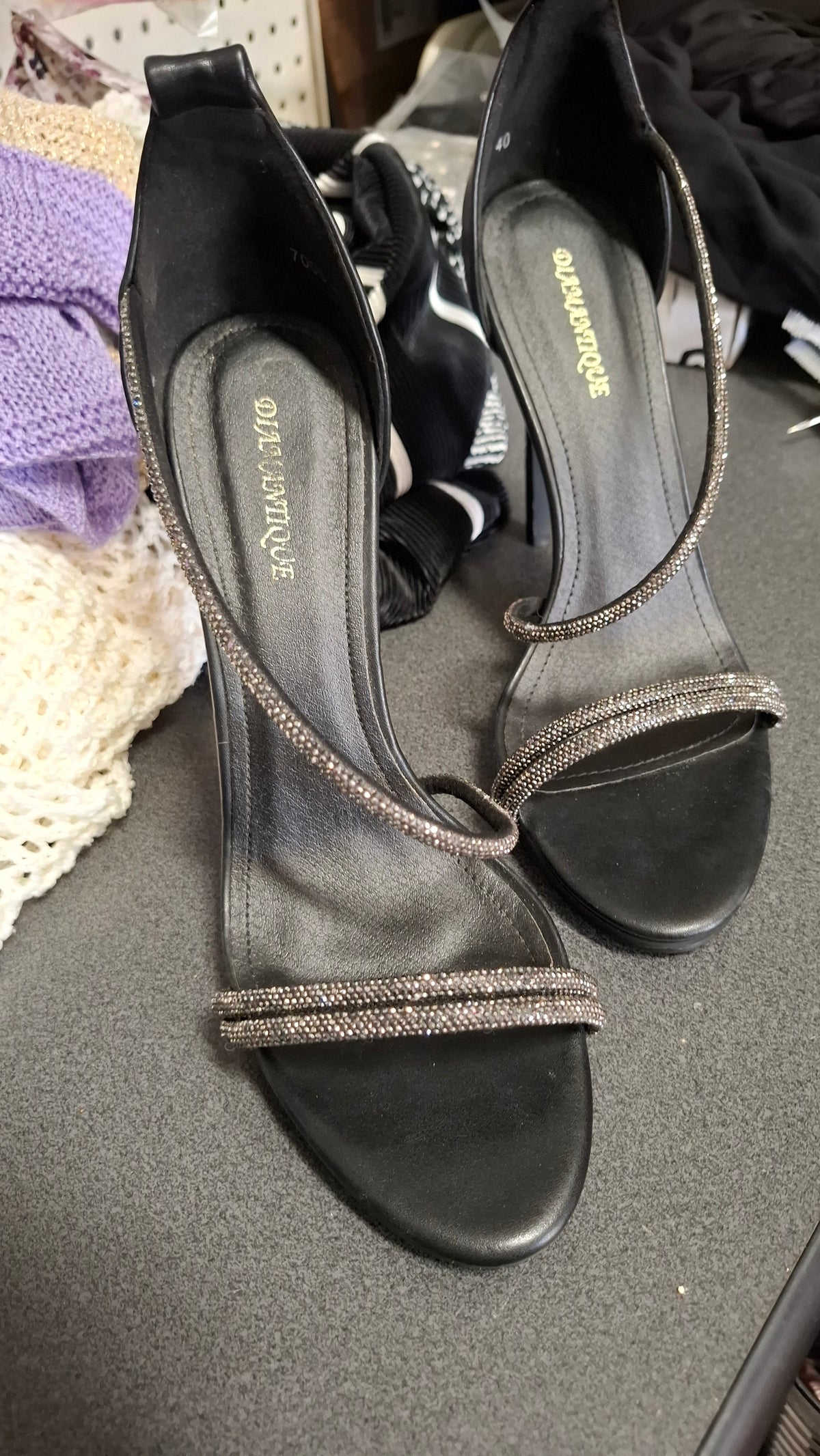 Scarpa 40 nero col tacco