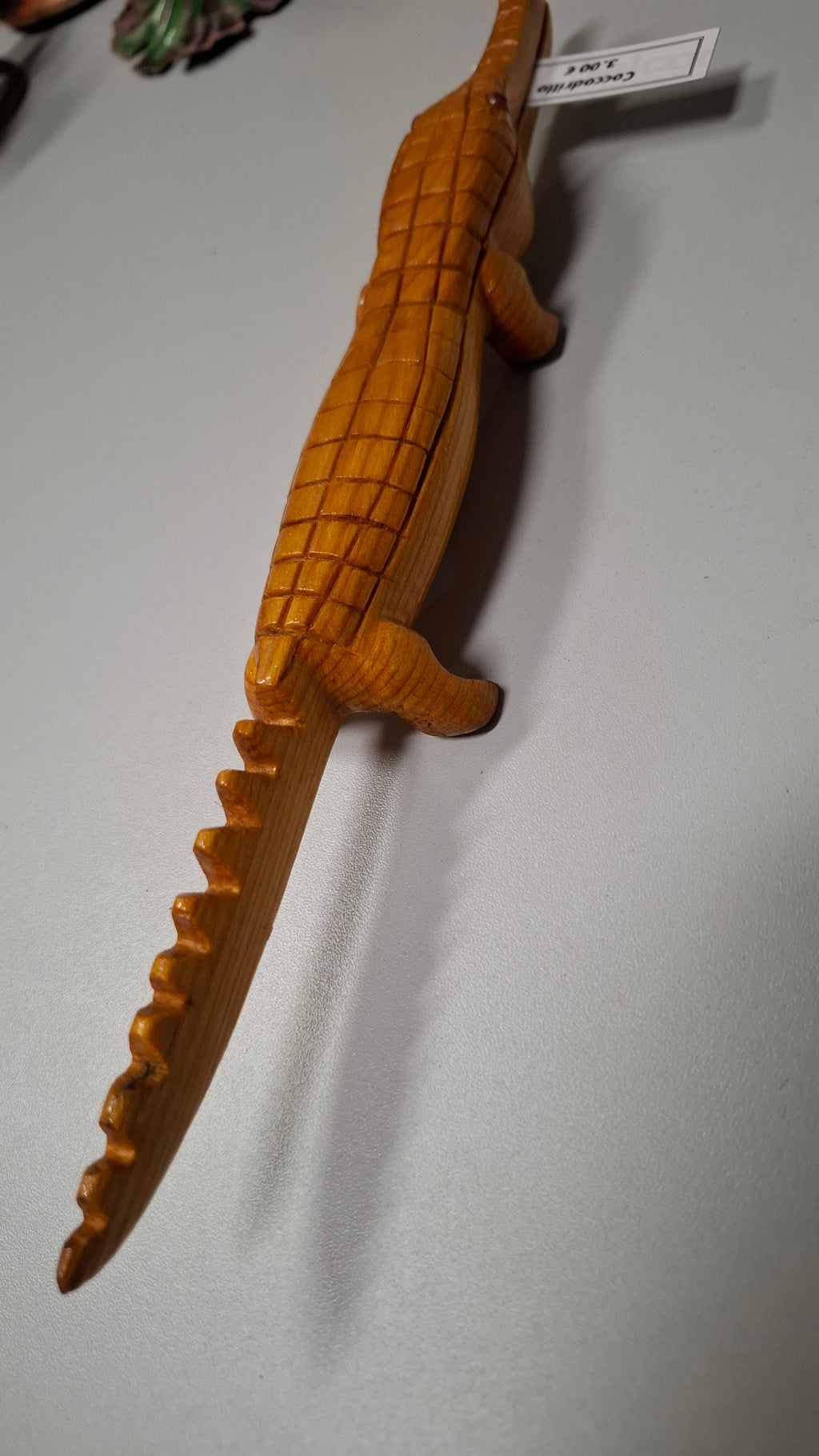 Coccodrillo in legno