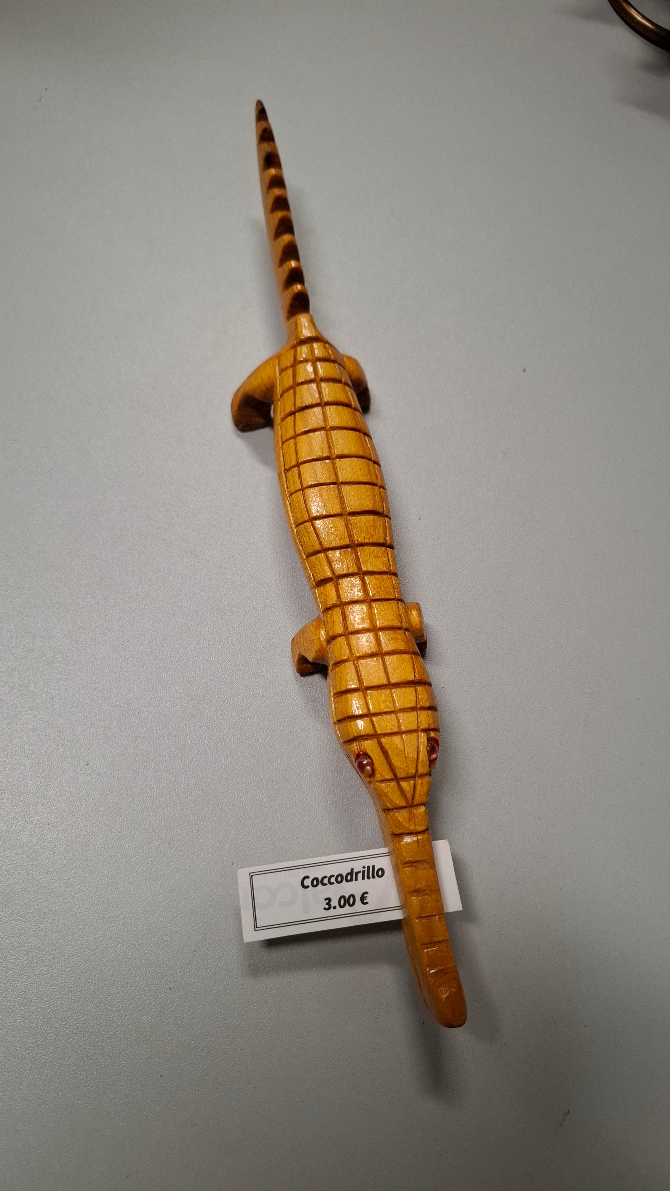 Coccodrillo in legno