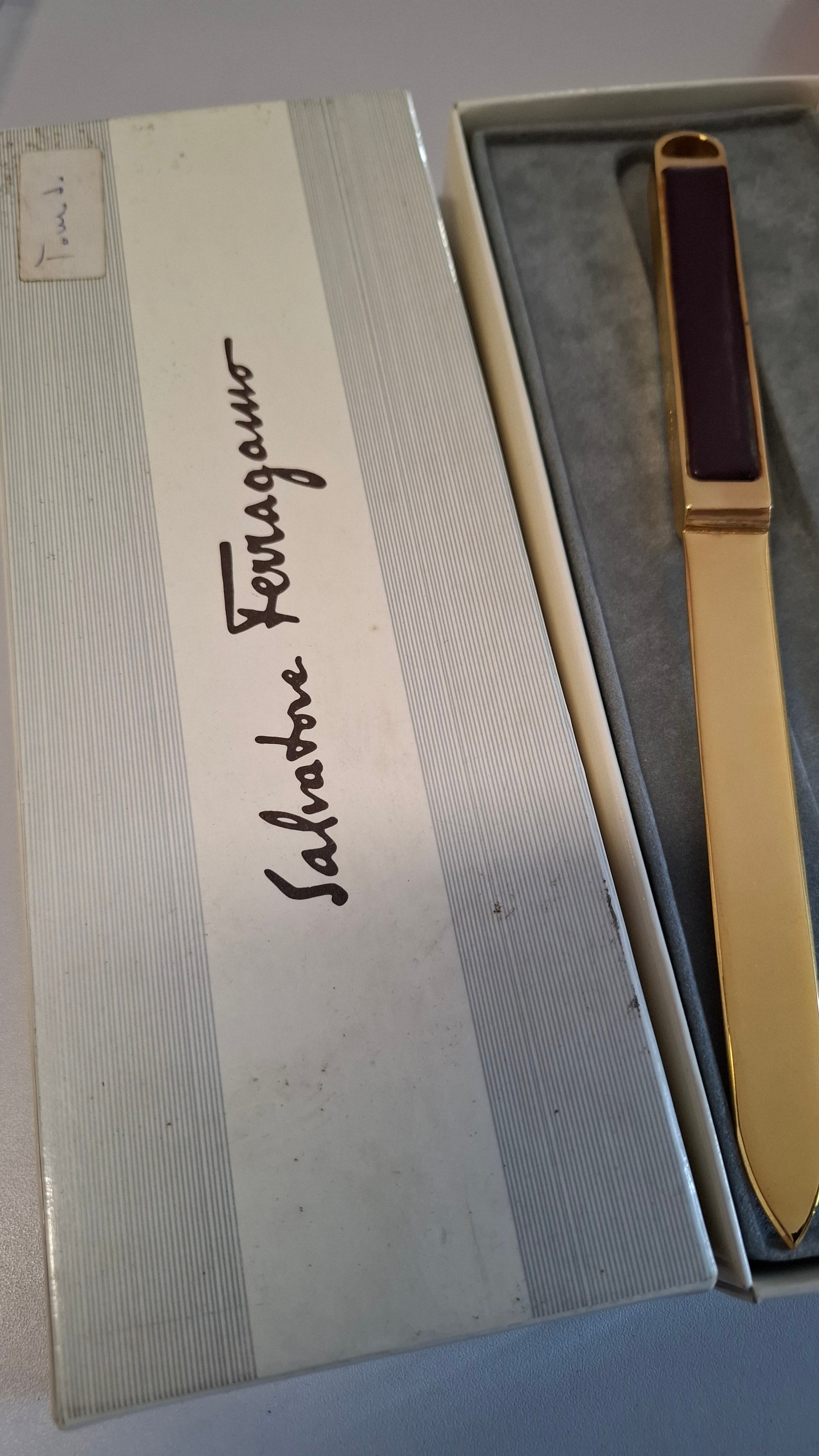 Tagliacarte Ferragamo